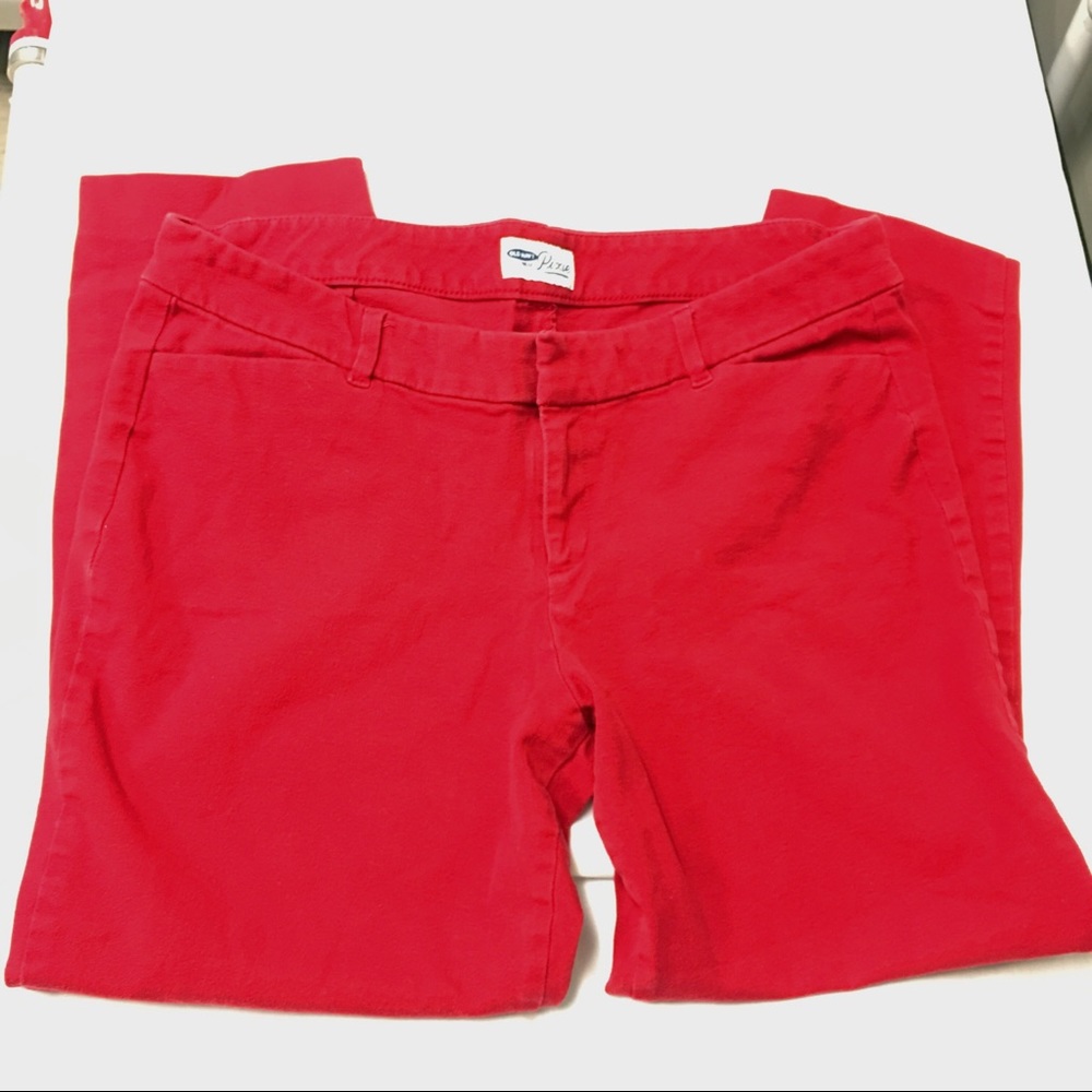 Pixie cropped red pants